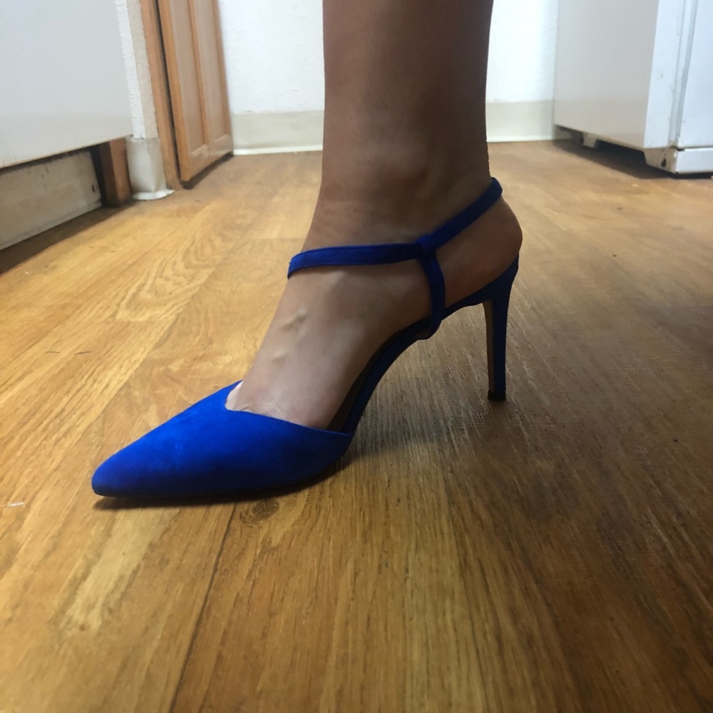 Banana Republic Pointed Blue Heels